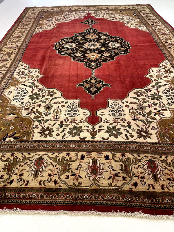 Antique Oriental Hand-Knotted Wool Area Rug Red/Ivory/Beige/Black 10'9" x 17' gallery