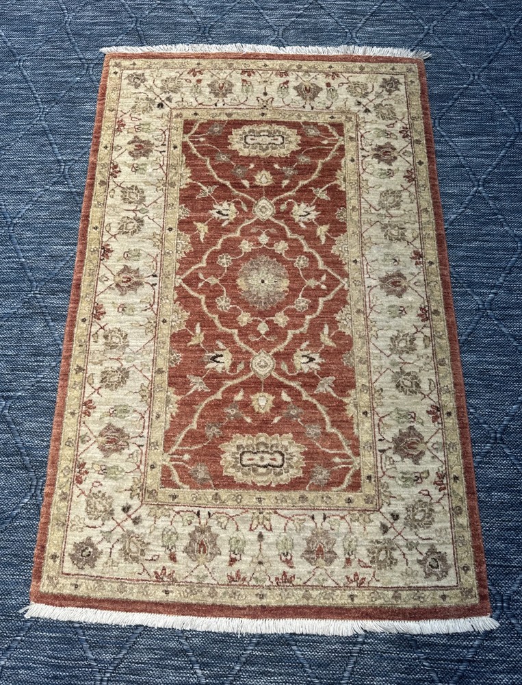 Vintage Turkish 100% Wool 2’7”x4’ Hand-knotted Oriental Rug