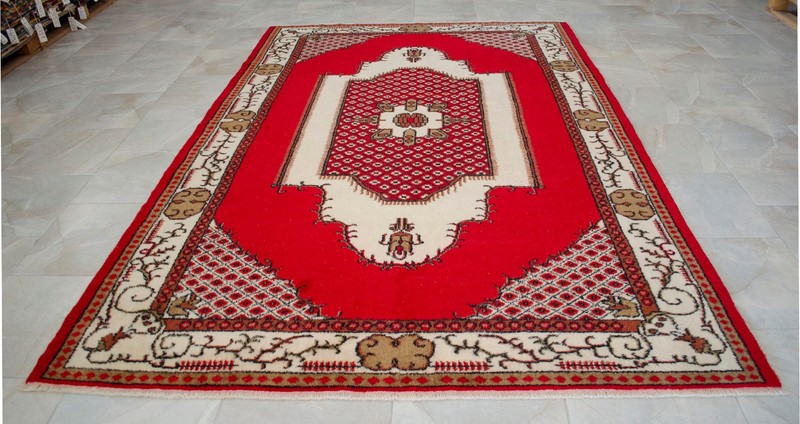 1970s Turkish Rug – Handwoven Red & Ivory Anatolian Carpet 6’1” x 9’2” gallery