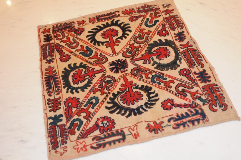 Suzani with silk, Uzbekistan around 1910, ca. 59 x 52 cm gallery