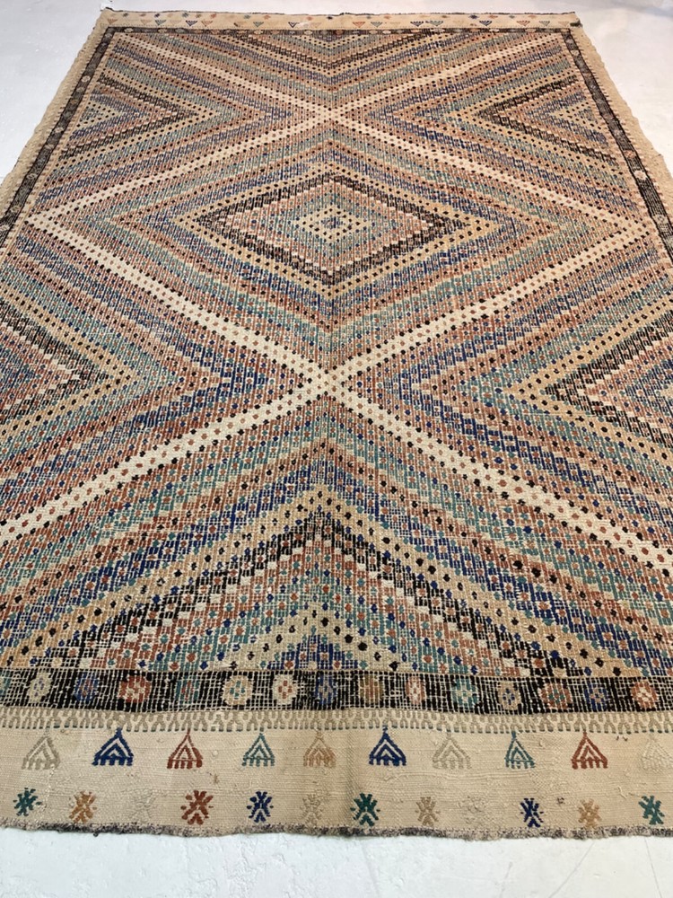 Antique Oriental Hand-Knotted Wool Area Rug Ivory/Blue/Green/Red 6'8" x 10'2"
