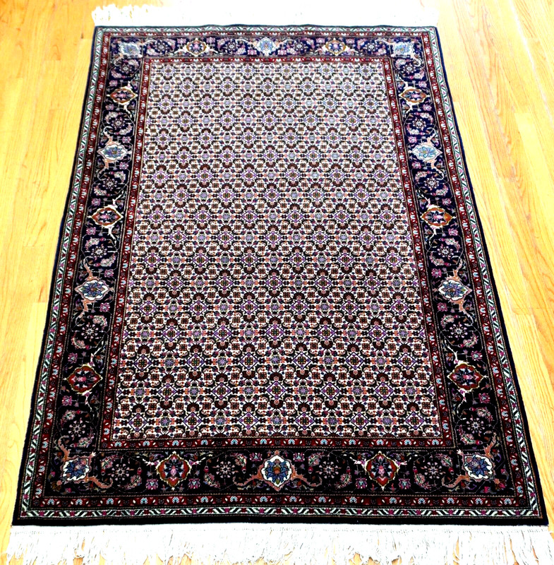 Superb Chinese Silk & Wool Hand Knotted 4' x 6'2" Premium Quality Oriental Rug gallery