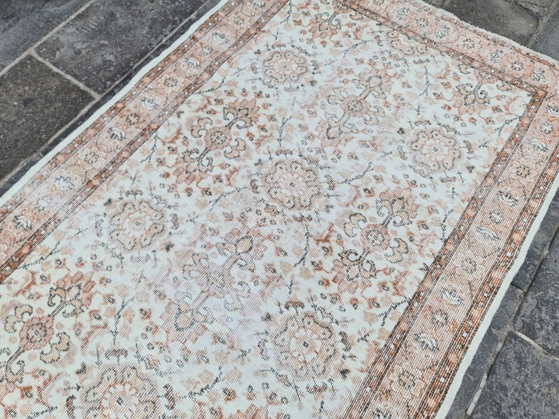 Vintage Turkish Oushak Rug 4x6.7 Ft Distressed Anatolian Medallion Farmhouse gallery