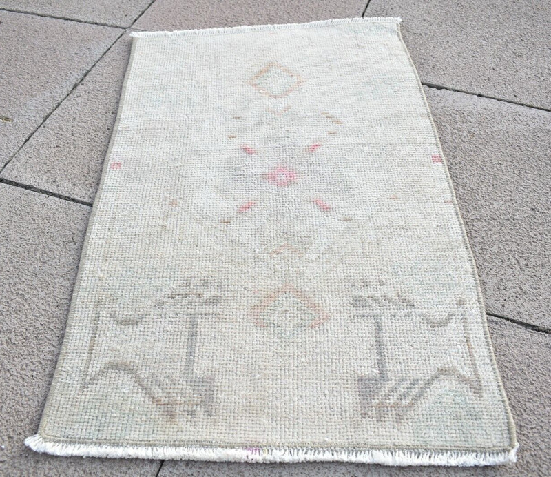 Turkish Rug 19'' x 29'' Vintage Muted Dye Oushak Rug Hand-knotted Small Wool Rug gallery
