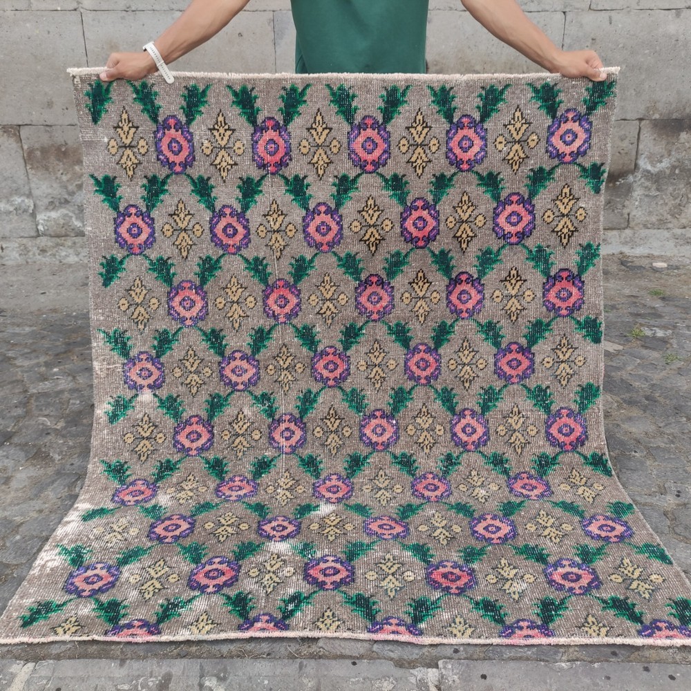 Roses Vintage Area Rug 4.56 x 5.38 ft , 5x5 Handmade Worn Carpet 139 x 164 cm
