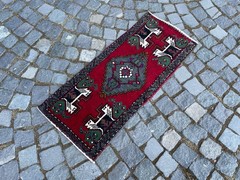 Turkish Vintage Small Rug Handmade Wool Bohemian Bath Mat Rug 1,5 x 3,3 ft