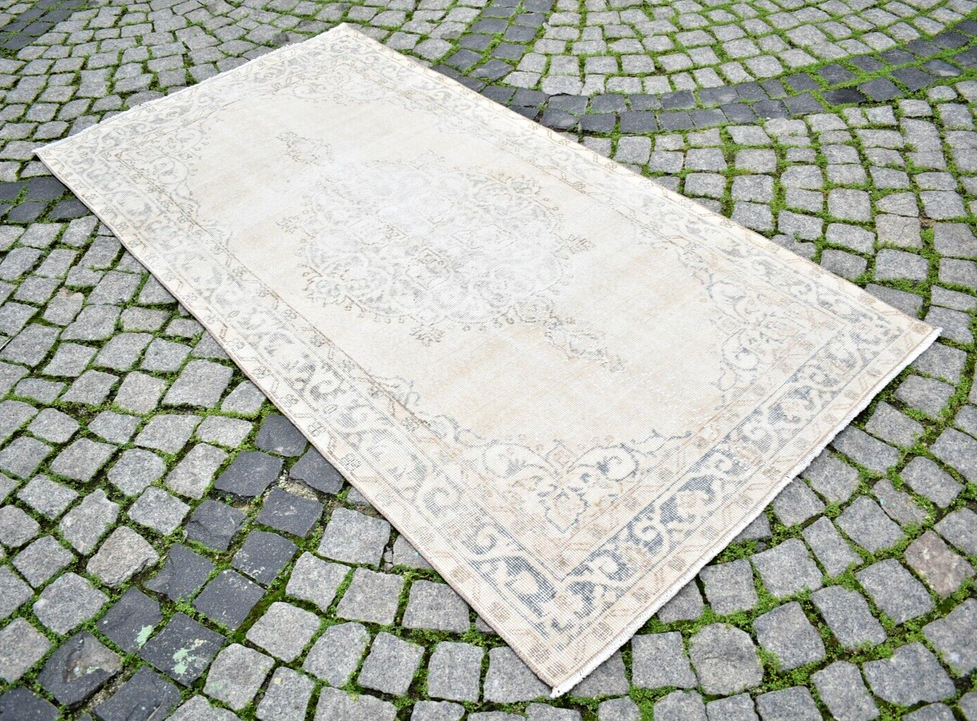 Turkish Rug 44'' x 84'' Vintage Anatolian Oushak Rug Muted Dye Hand-knotted Rug gallery