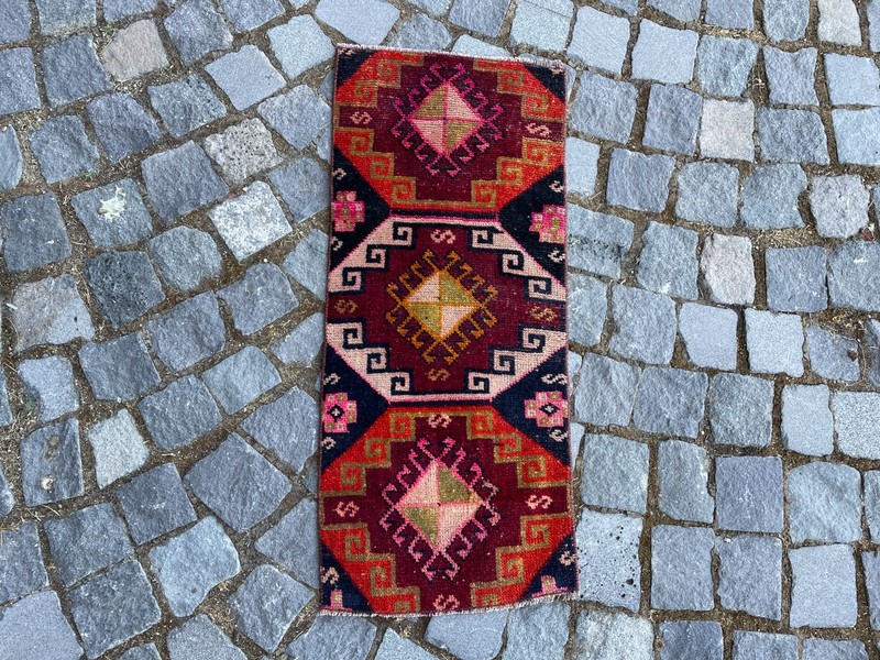 Turkish Vintage Small Rug Handmade Wool Bohemian Bath Mat Rug 1,2 x 2,7 ft gallery