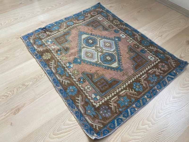 2.1x2.6ft Vintage Turkish Rug Small Handwoven Wool Geometric Medallion Anatolian gallery