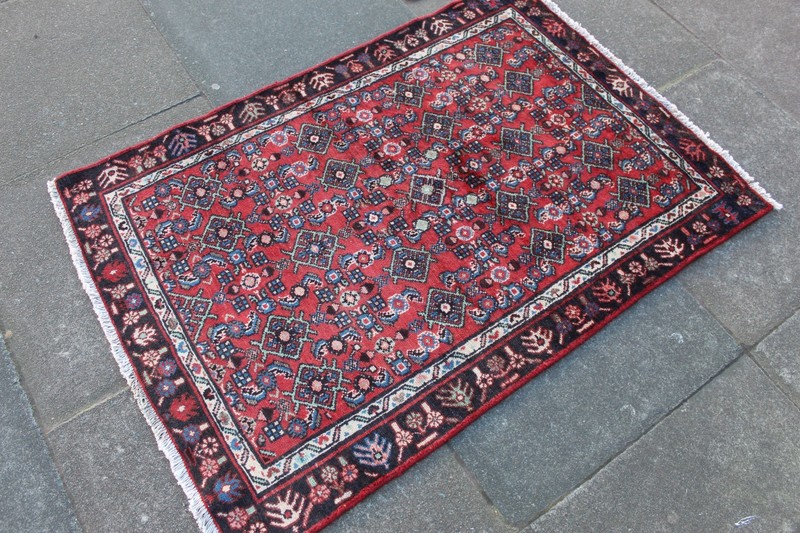 Vintage Hand Made Traditional Oriental Wool Red Small Rug 133x93cm gallery