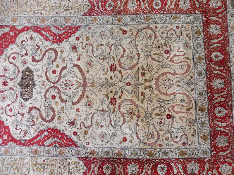 MAGNIFICENT 4' X 6' SIGNED SILK AND GOLD THREAD HEREKE ORIENTAL RUG gallery