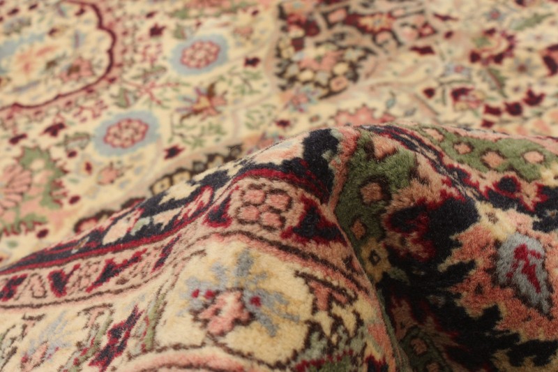 Vintage Hand-Knotted Area Rug 6'11" x 10'0" Traditional Wool Carpet gallery