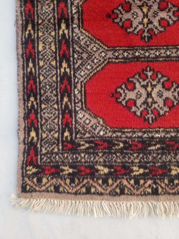 Vintage Traditional Hand Made Pakistani Oriental Wool Red Rug 89x59cm gallery