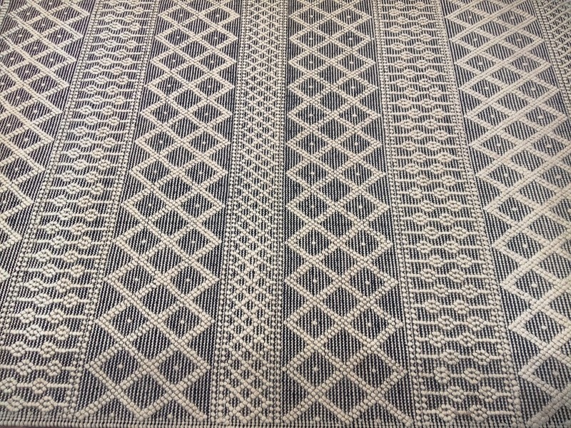 3.3x5,4x6,6x9,5x6.7,2.6x4,2.3x5 Handmade Dhurrie Black Ivory Hand-Woven Area Rug gallery