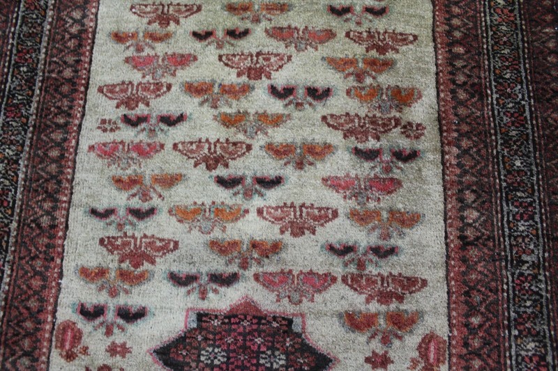 ANTIQUE ORIENTAL TRIBAL RUG, FLORAL DESIGN 132 x 67 cm gallery