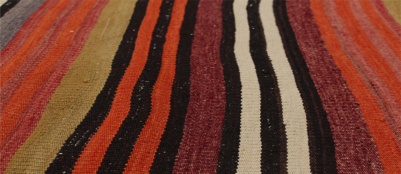 Vintage 5'3" x 10'2" Traditional Wool Hand Woven Oriental Area Rug gallery