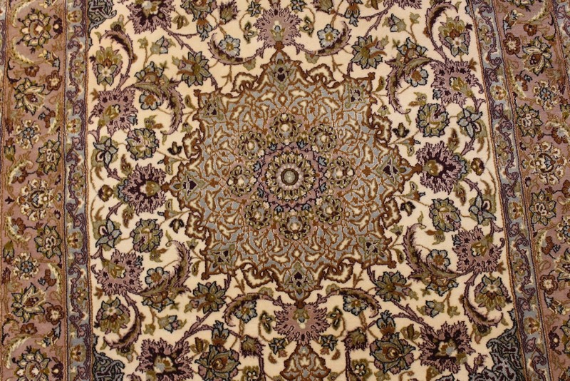 FINE QUALITY Handmade Hand Knotted Is-Fahan rug Silk and Wool 3'5" x 5'6" gallery