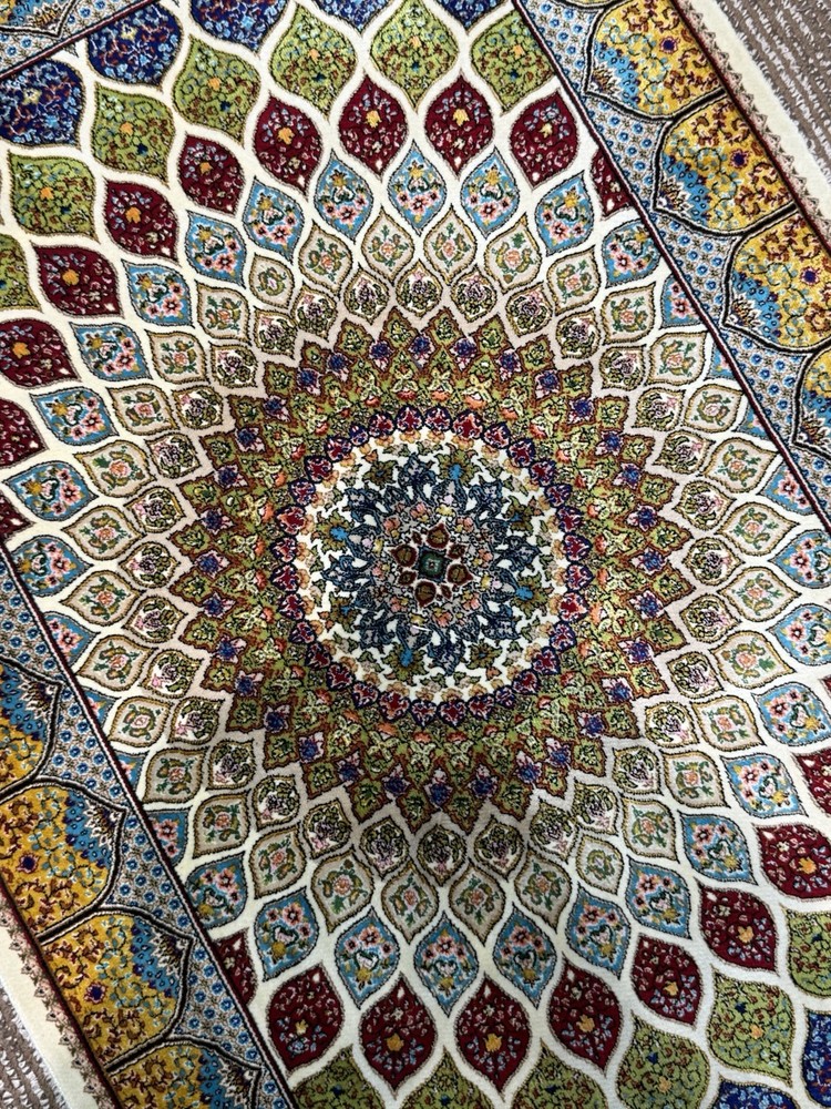 2x3 Feet Silk Rug Dome Design, High-Quality Silk Carpet Door Mate White Color ￼