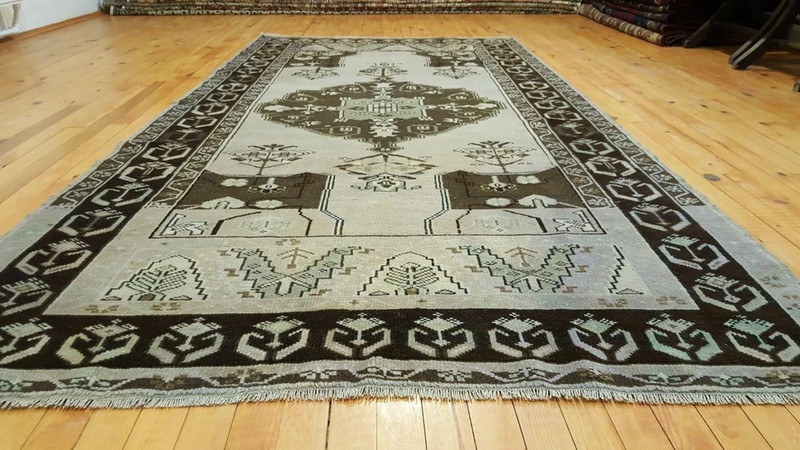 Exquisite Antique 1930-1940s Muted Dyes Decorative Ushak Rug 4’3”x 8’7” gallery