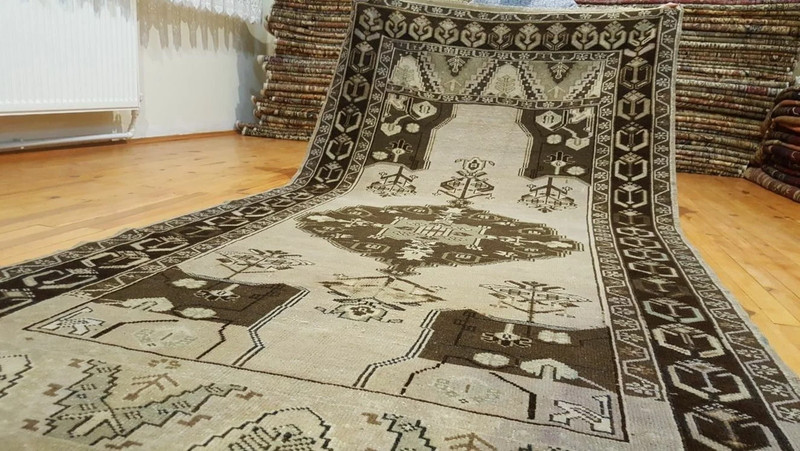 Exquisite Antique 1930-1940s Muted Dyes Decorative Ushak Rug 4’3”x 8’7” gallery