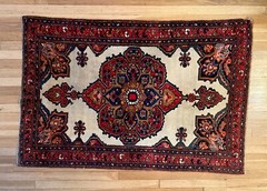 Vintage Oriental Rug 153 cm x 100 cm ( 5’ x 3.2’ ) Wool Hand-Knotted