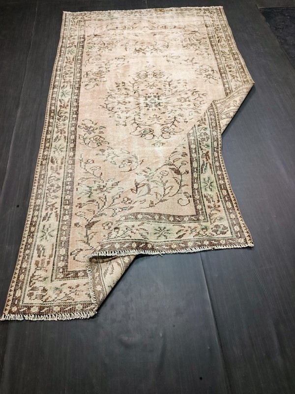 Turkish Vintage Beige Rug, 4.6x8.2ft, Antique Handmade Beige Medallion Carpet, gallery