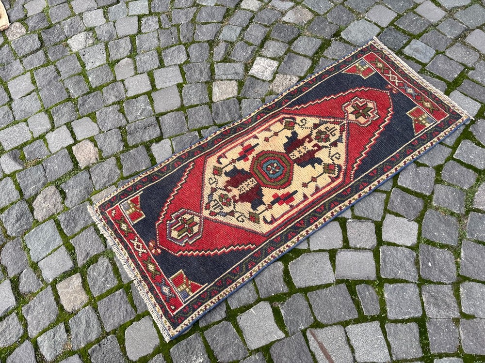 Turkish rug, Vintage small rug, Handmade wool rug, Entryway rug 1,6 x 4,0 ft