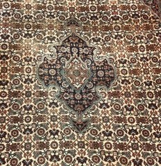 Exquisite Hand-knotted Rug (Bijar) 3’8″ X 5’4″