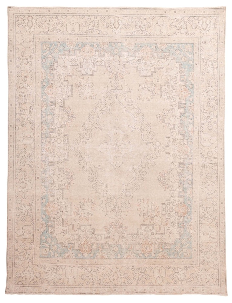 Vintage 9'8" x 12'6" Traditional Hand Knotted Vegetable Dye Wool Area Rug