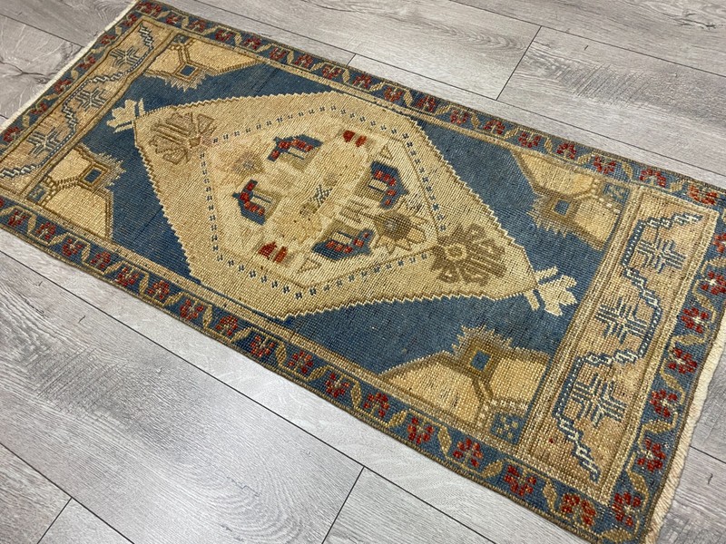 Turkish Vintage Rug Handwoven Blue Beige Small Medallion Doormat 1.6x3.5 ft gallery