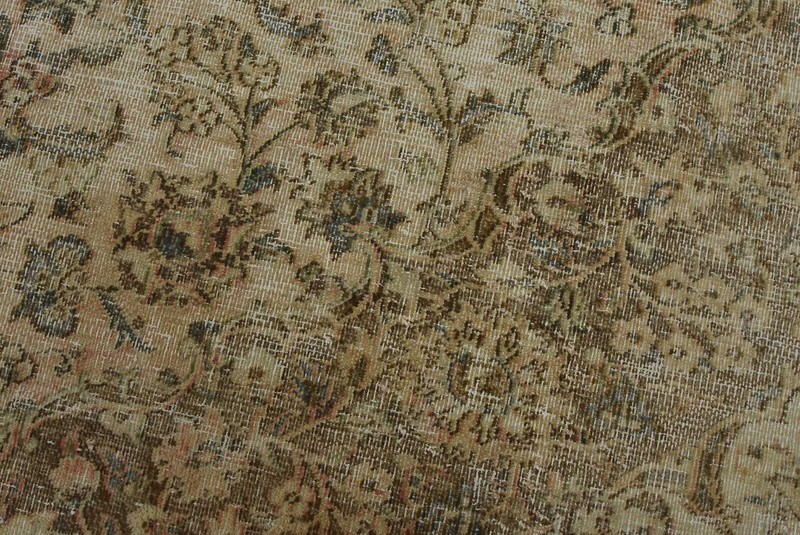 Kashani Rug 9'6'' x 12'2'' Pink Wool Vintage Distressed Hand-Knotted Carpet gallery