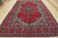 Vintage Traditional Oriental 10’2” x 13’3” Red Wool Hand-Knotted Area Rug