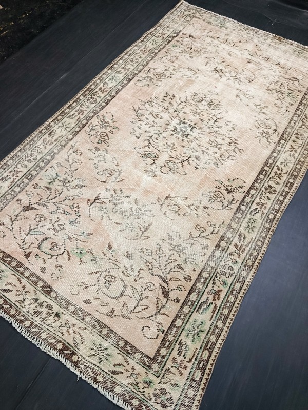 Turkish Vintage Beige Rug, 4.6x8.2ft, Antique Handmade Beige Medallion Carpet, gallery