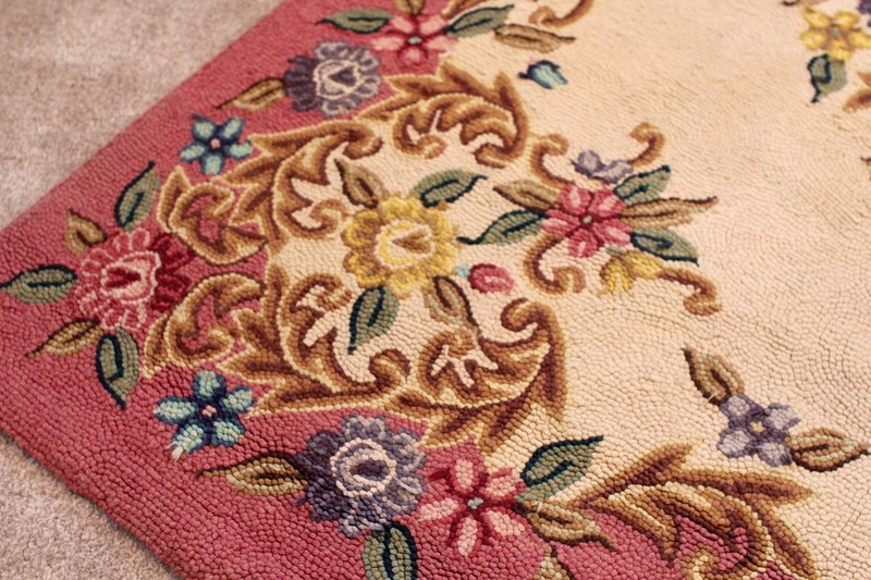 Early 1900s-1930s Antique American Hooked large living room rug 5'3" x 8'2" gallery