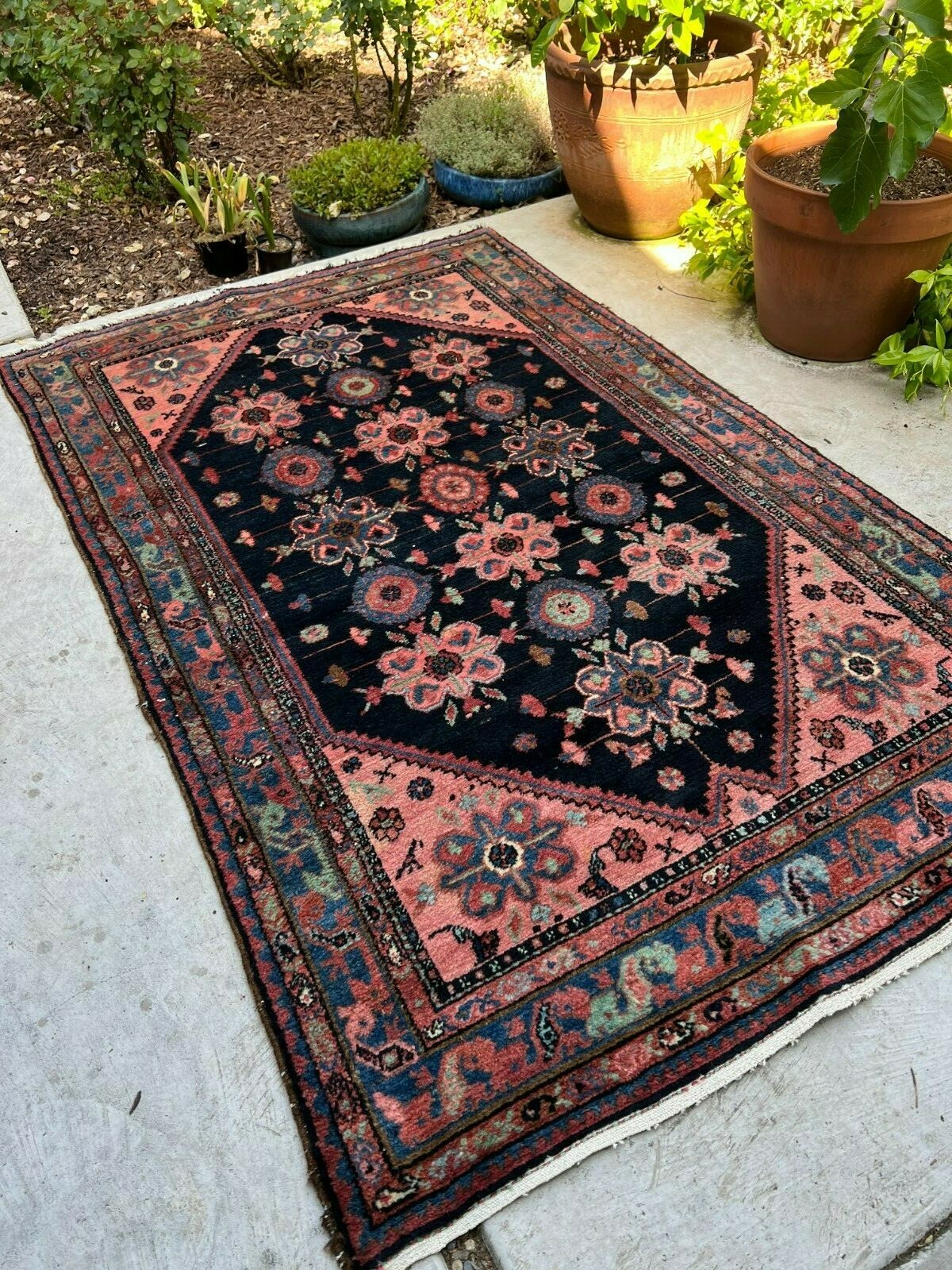 Vintage Hamadn Rug 6'9"x4'3" with plush silky wool in excellent condition  gallery