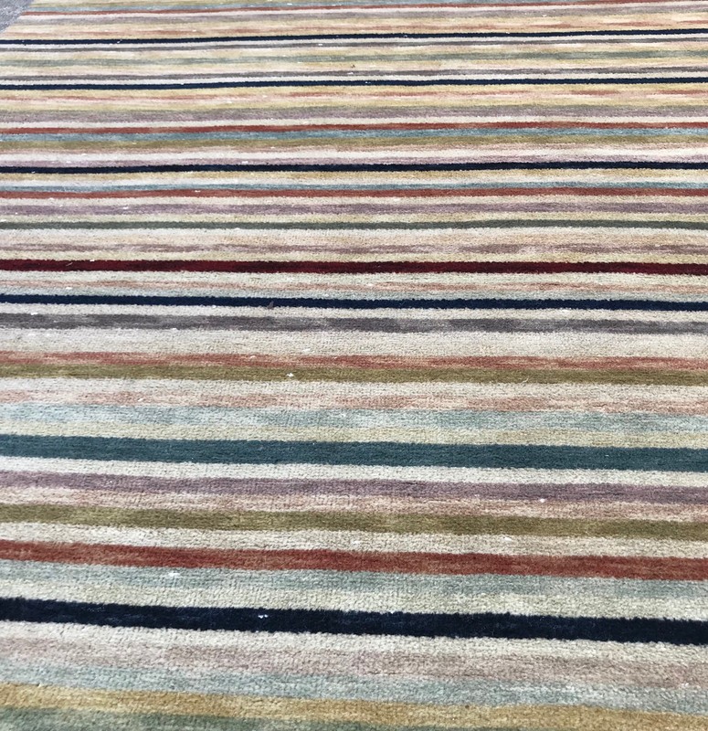 AN ATTRACTIVE STRIP DESIGN MODERN RUG gallery