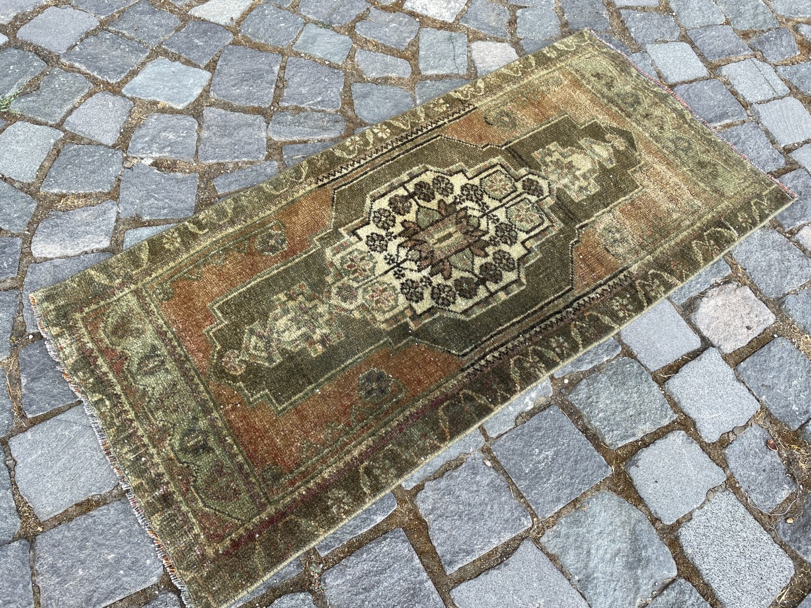 Turkish Vintage Small Rug Handmade Wool Bohemian Bath Mat Rug 1,5 x 3,2 ft gallery