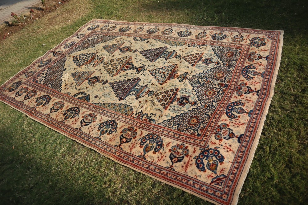 9.5 X 6.5 foot COLLECTORS ITEM Vintage Stunning Oriental Habibian Floral Carpet