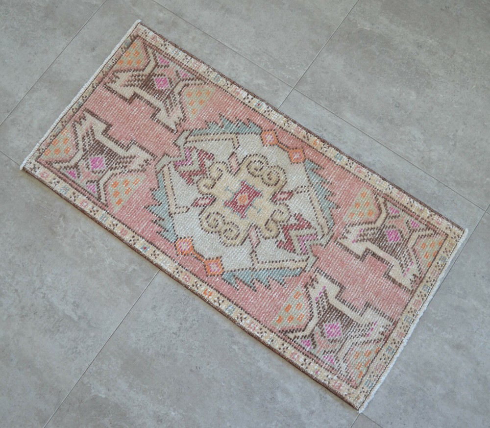 Vintage Distressed Small Area Rug Hand Knotted Oushak Rugs Yastik -1'5"x2'10"