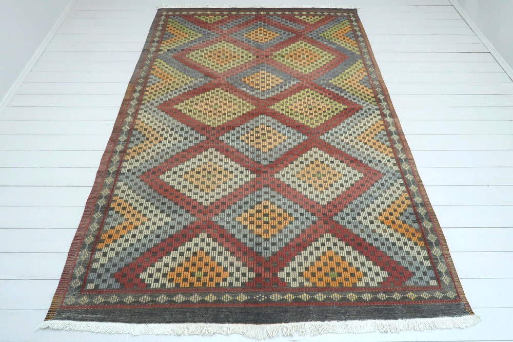 Vintage Turkish Kilim Wool Rug, Handmade Floor Carpet, Large Boho Rug 70"x109"