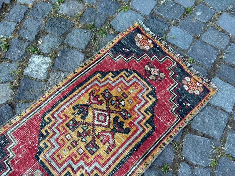 Turkish floor rug, Vintage small rug, 0 wool handmade, Doormats 1,4 x 2,8 ft gallery