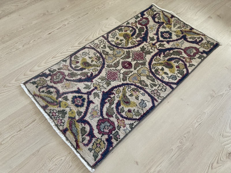 Beige rug, Turkish rug, Vintage Rug, Small rug, Wool rug, Doormat, 1.5 x 2.9 ft gallery