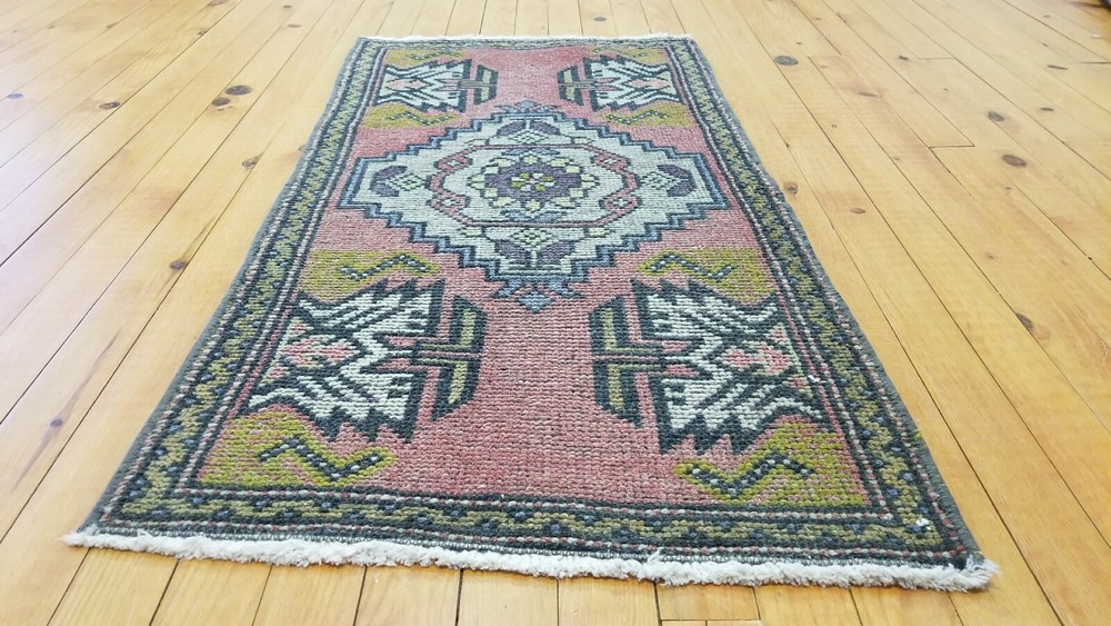Primitive Antique 1900-1930's Wool Pile,Vegy Dye,Tribal Rug 1’7”x 3’2”