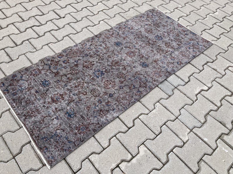 Black rug, Turkish rug, Vintage Rug, Narrow rug, Runner rug, 2.5 x 5.5 ft gallery