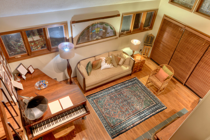 Antique Oriental Rug, coloration and design like that of Heriz Serapi gallery