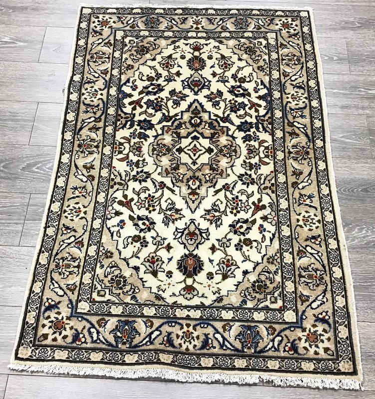 Exquisite Hand-knotted Rug proximally 3'X 5' gallery