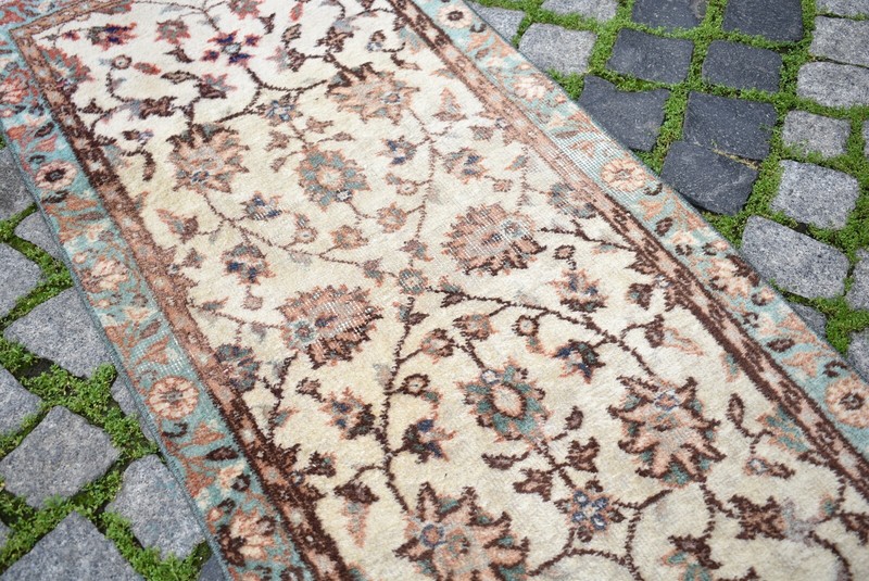 Vintage Turkish Rug 25'' x 52'' Muted Dye Oushak Rug Hand-knotted Wool Pile Rug gallery