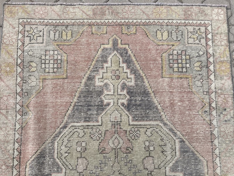 Pink rug, Turkish rug, Vintage Rug, Wool rug, Large rug, Area rug, 4.1 x 8.2 ft gallery