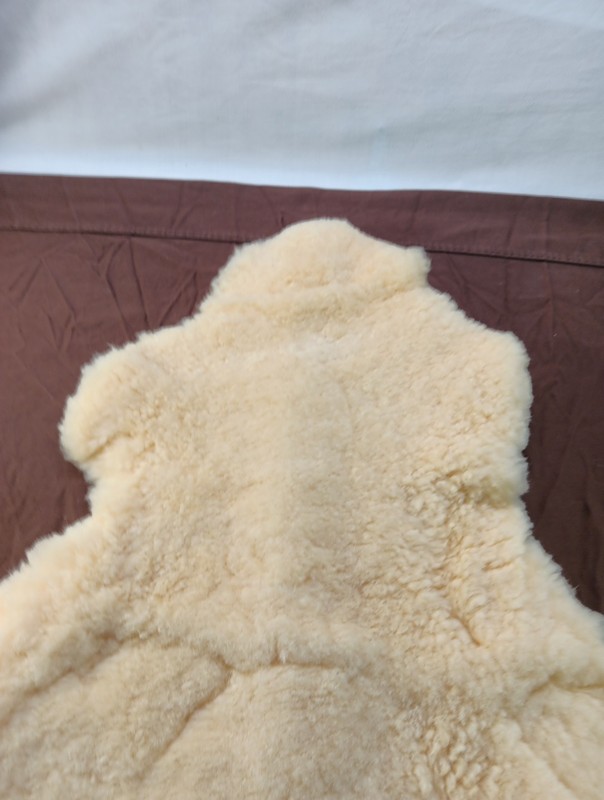 Natural Sheepskin White Tan Approx 20"x32" Rug gallery