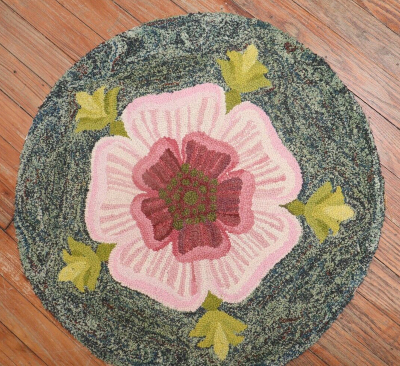 Antique American Hook Hooked Round Rug Size 2' gallery